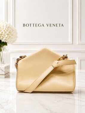 Authentic Bottega Veneta Ivory Leather Shoulder Bag